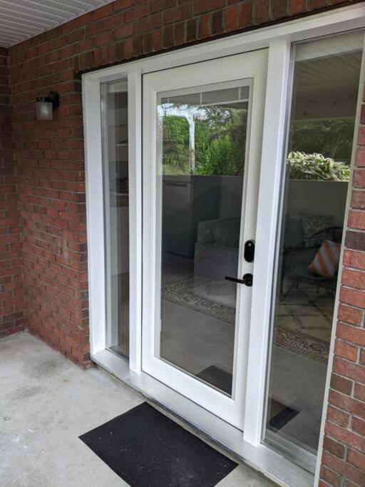 Bright Modern 1Br Suite In Sooke Village Core 외부 사진